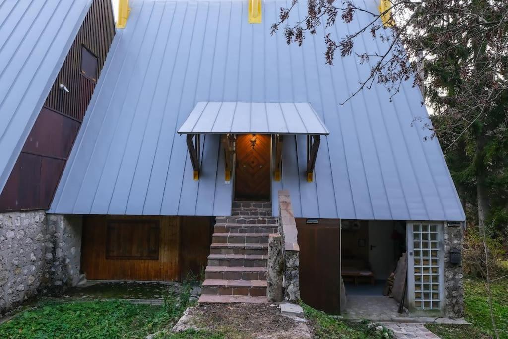 ~Chalet_Rifugio Tra I Boschi~ セッラ・ネヴェア エクステリア 写真